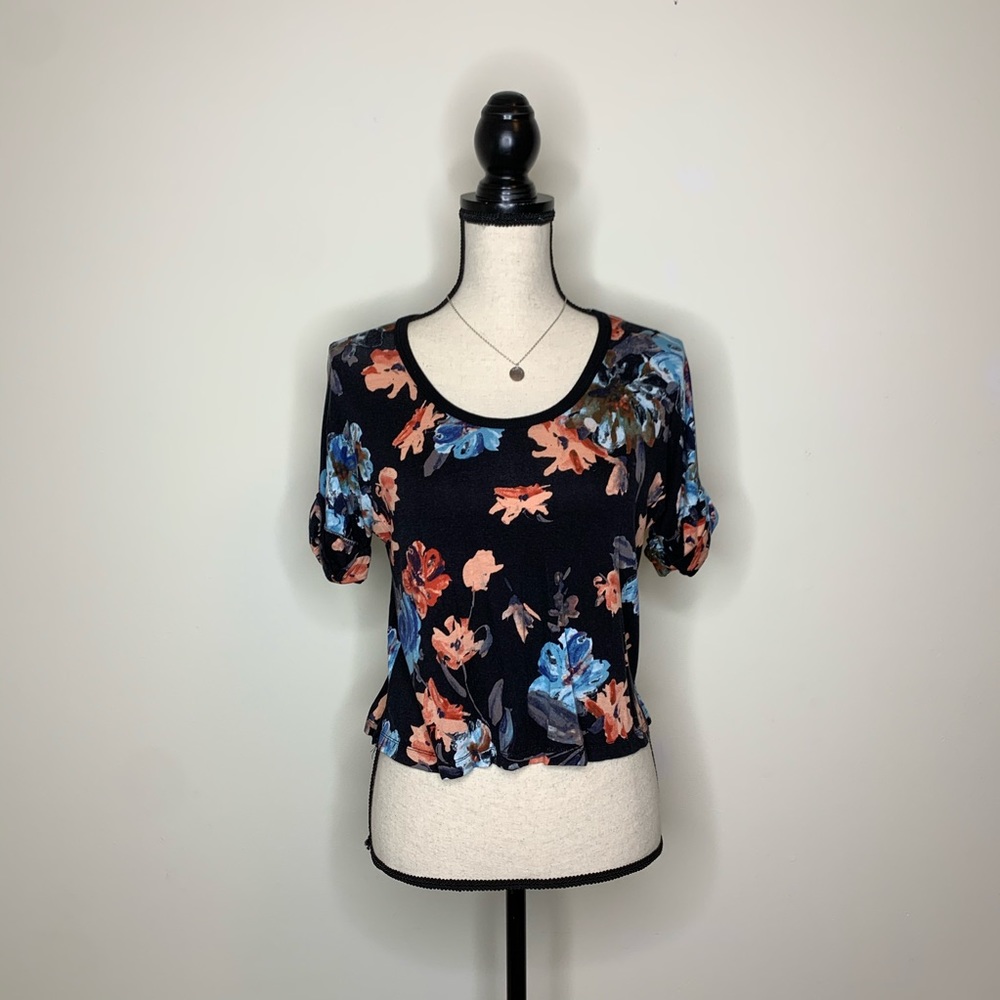 American Rag • Cropped Floral Top - Picture 2 of 5